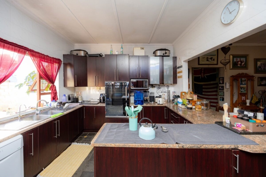 4 Bedroom Property for Sale in Berea Eastern Cape